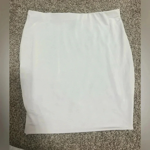 White Pencil Skirt Windsor - Picture 1 of 3